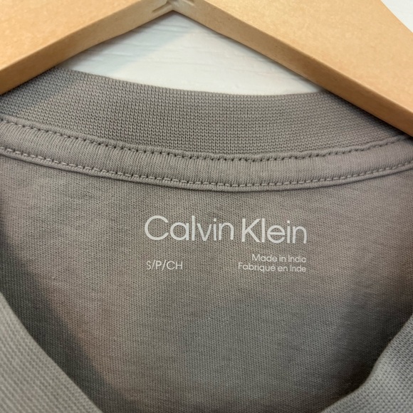 Calvin Klein Crop Top in Size S - Picture 2 of 2
